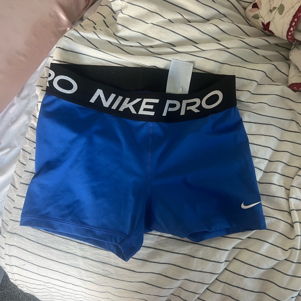 Women’s M Nike Spandex